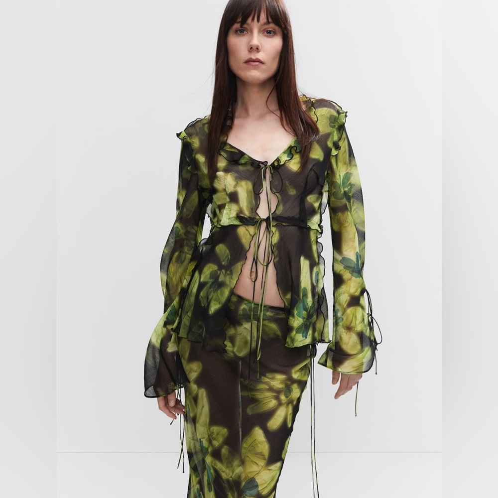 Floral chiffon top floral print